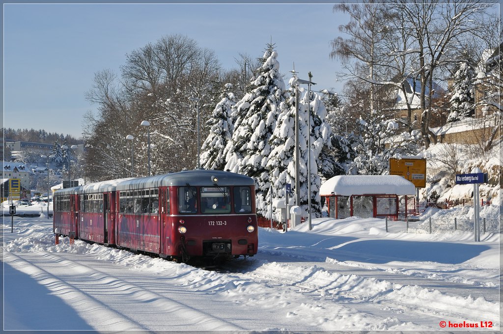 Am 8.12.12 besuchte das Ferkeltaxengespann der Traditionsgemeinschaft Ferkeltaxi e.V. den Bahnhof Marienberg.