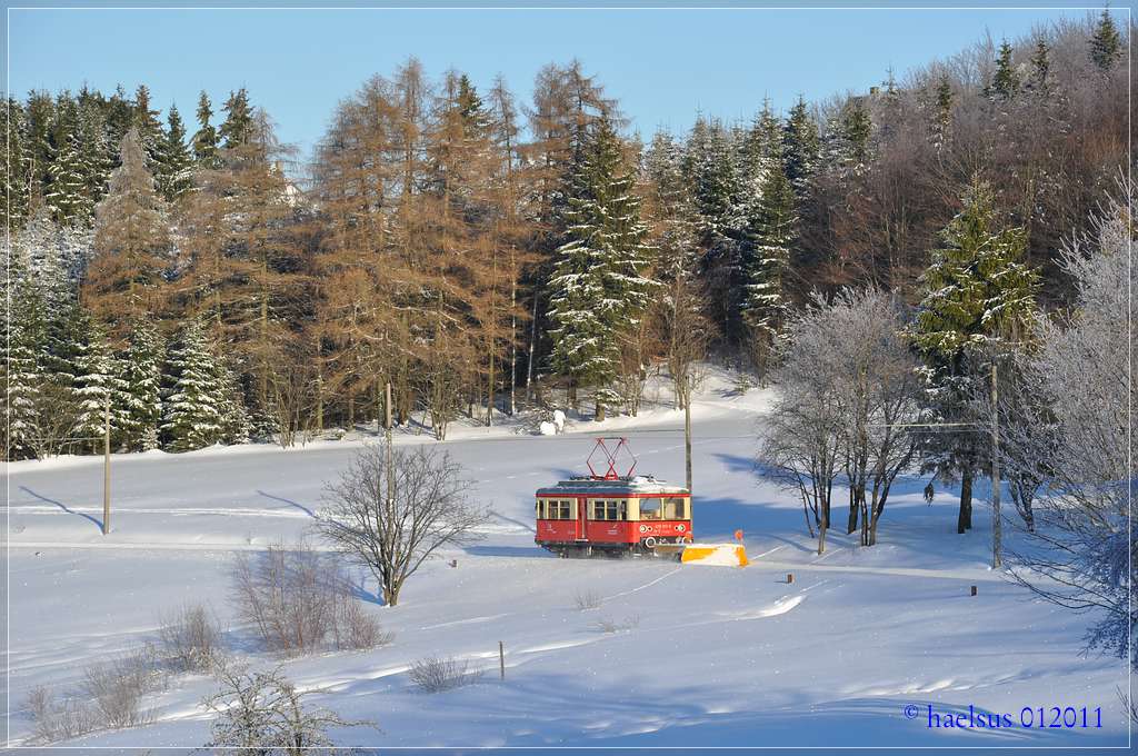 479 201 bahnt sich seinen Weg durch den verschneiten Thüringer Wald gen Cursdorf
